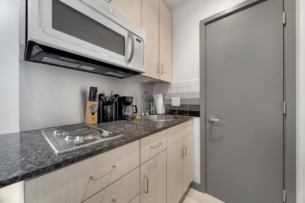 Simple Furnished Studio In The Heart Of 波士顿 外观 照片