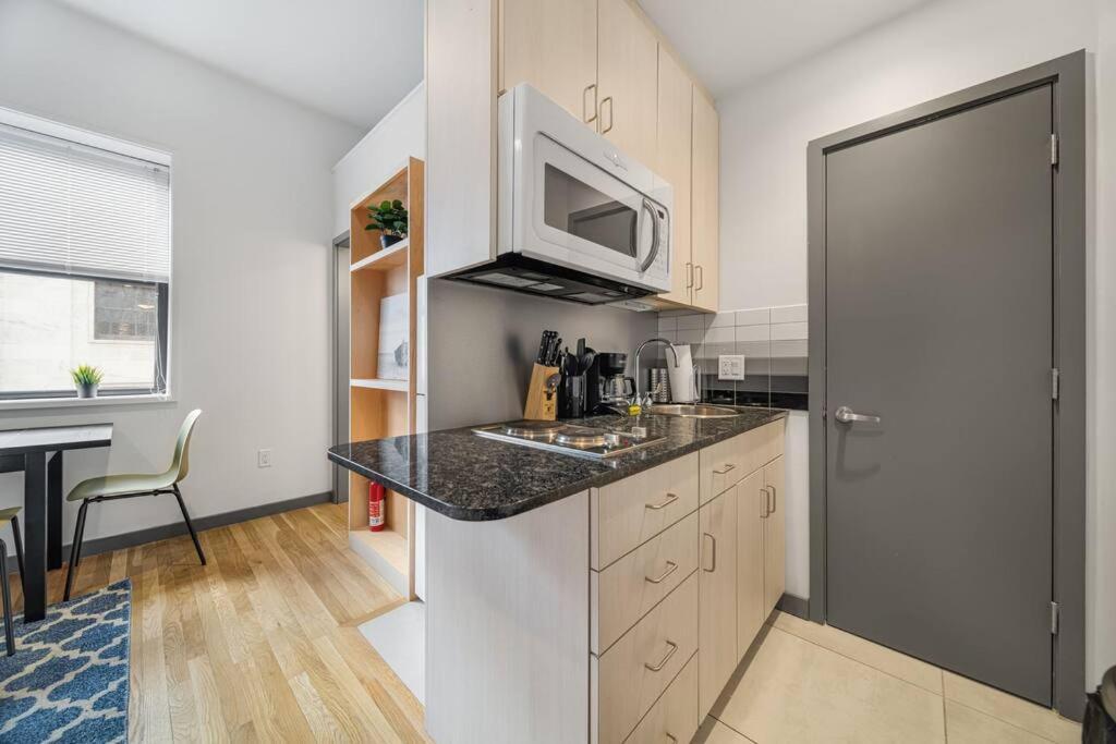 Simple Furnished Studio In The Heart Of 波士顿 外观 照片